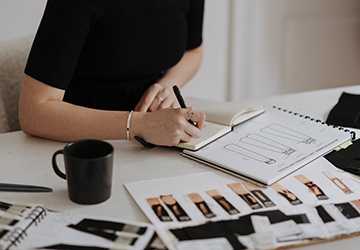 How to Break Into the Fashion Industry: Essential Tips and Tricks